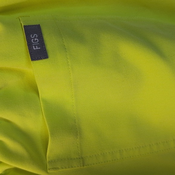 FIGS Citron Scrub Set - Yola and Catarina XS - Picture 8 of 11